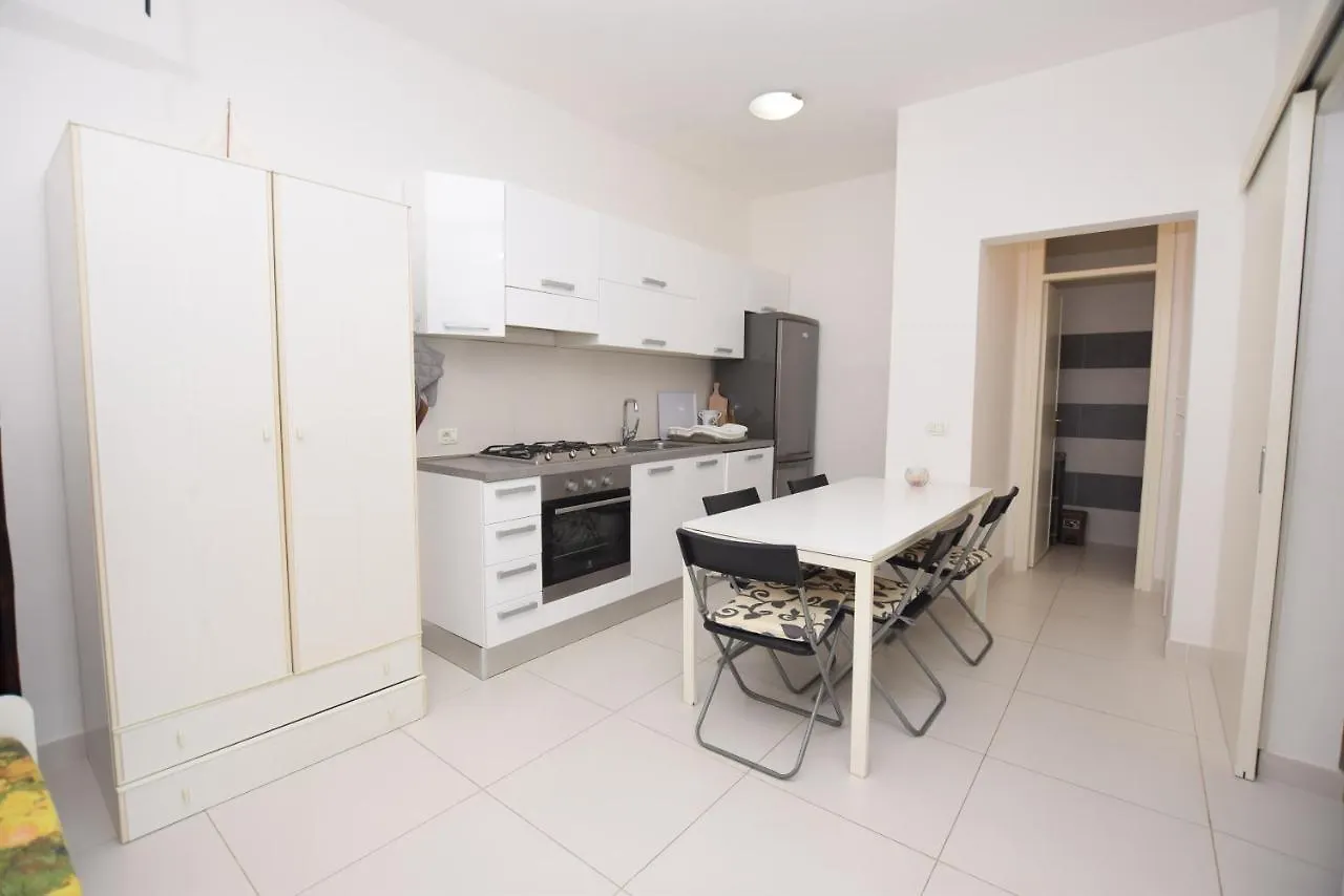 The Golden Bees Apartment Marina di Campo 0*,  Italy