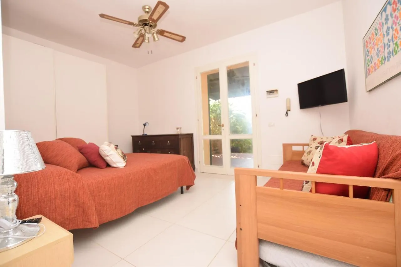 The Golden Bees Apartment Marina di Campo 0*,  Italy
